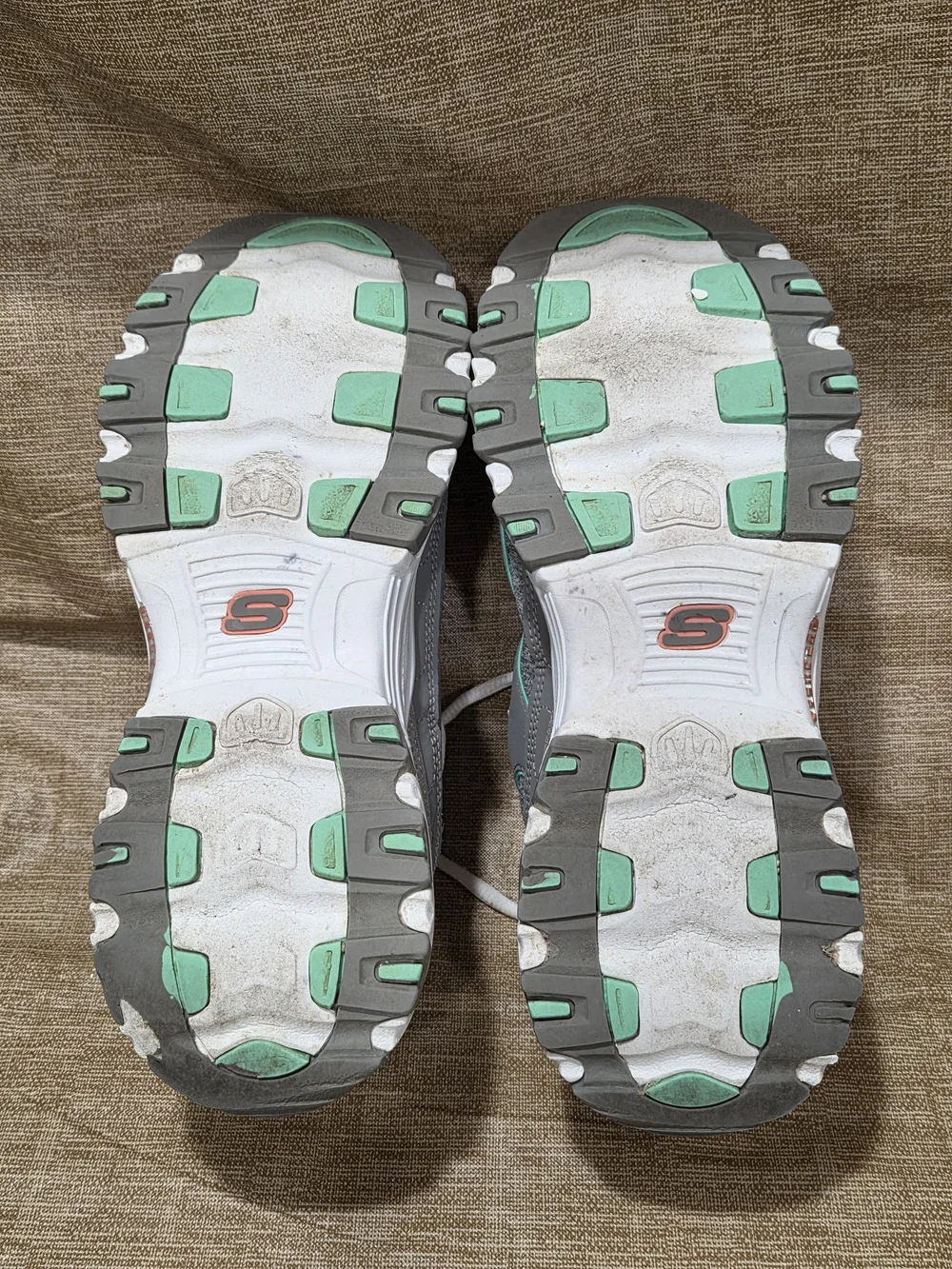 Skechers D'Lites Sparkling Rain sneakers in Gray Womens 9.5 - Picture 9 of 10